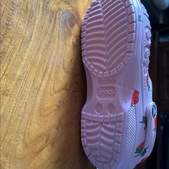 CROCS Pink Clogs with strawberries perfect condition - Picture 7 of 8